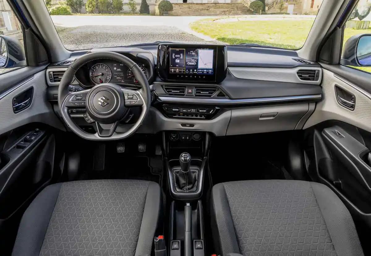 SUZUKI SWIFT HÍBRIDO MODELO 2027 en alquiler en Bogotá, foto 7