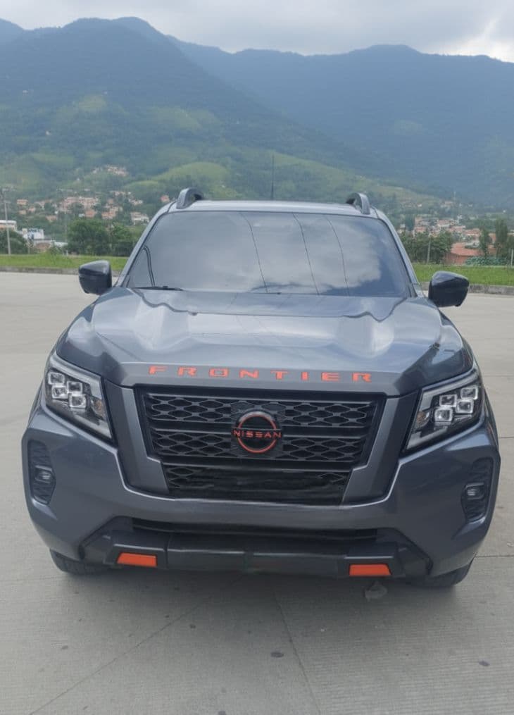 NISSAN FRONTIER PRO-4X MODELO 2025