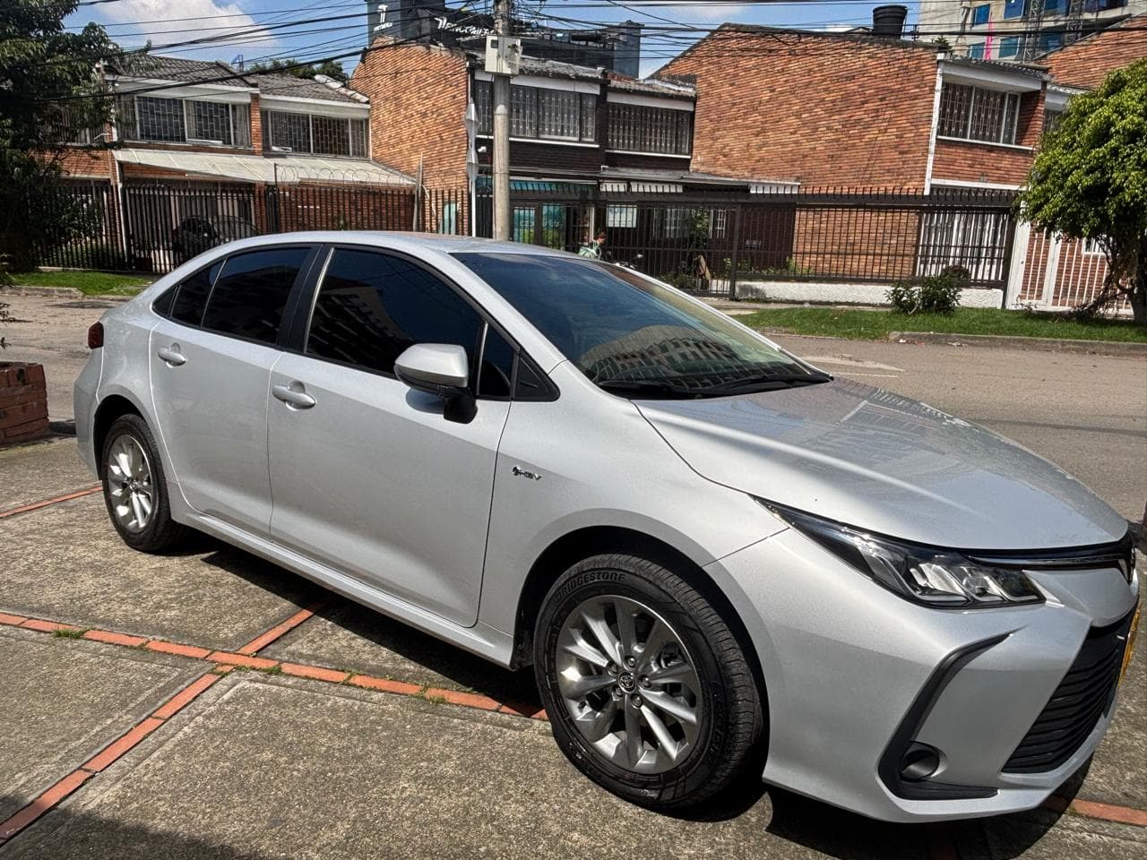TOYOTA COROLLA HÍBRIDO MODELO 2025 en alquiler en Bogotá, foto 2